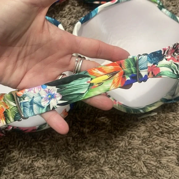 Venus 32-34 ddd gorgeous floral underwire bikini top. NEW - Picture 6 of 7